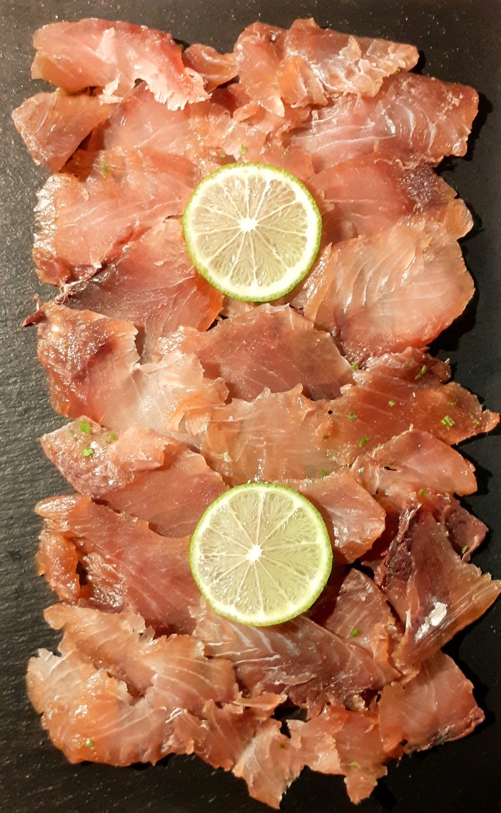 Gravlax de carangue au combava