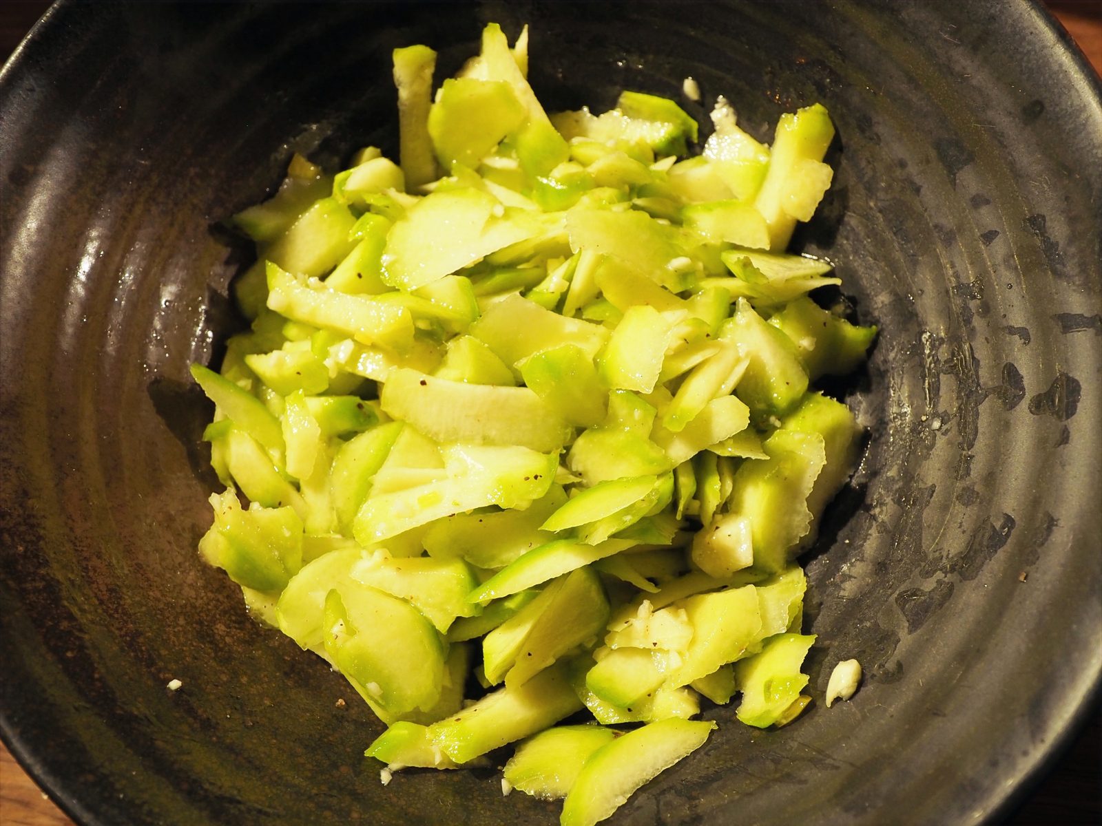 Kalawang - salade de prunes de cythère