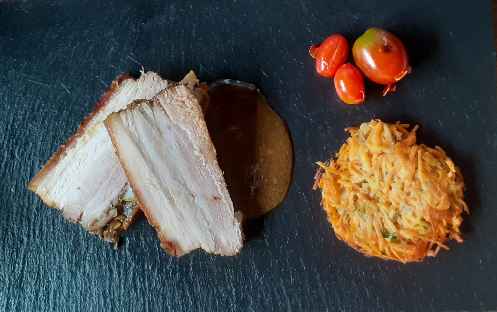 Poitrine de porc confite "basse température" à la bière brune