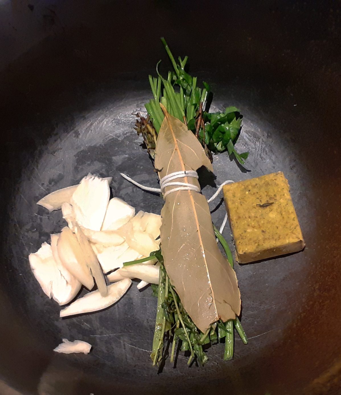 Photo : Potage aux pois cassés et au tofu fumé